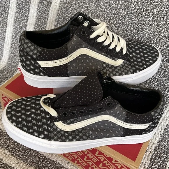 Vans Men’s Old Skool Tie Print Patchwork Black/True White Sneakers - Picture 11 of 16